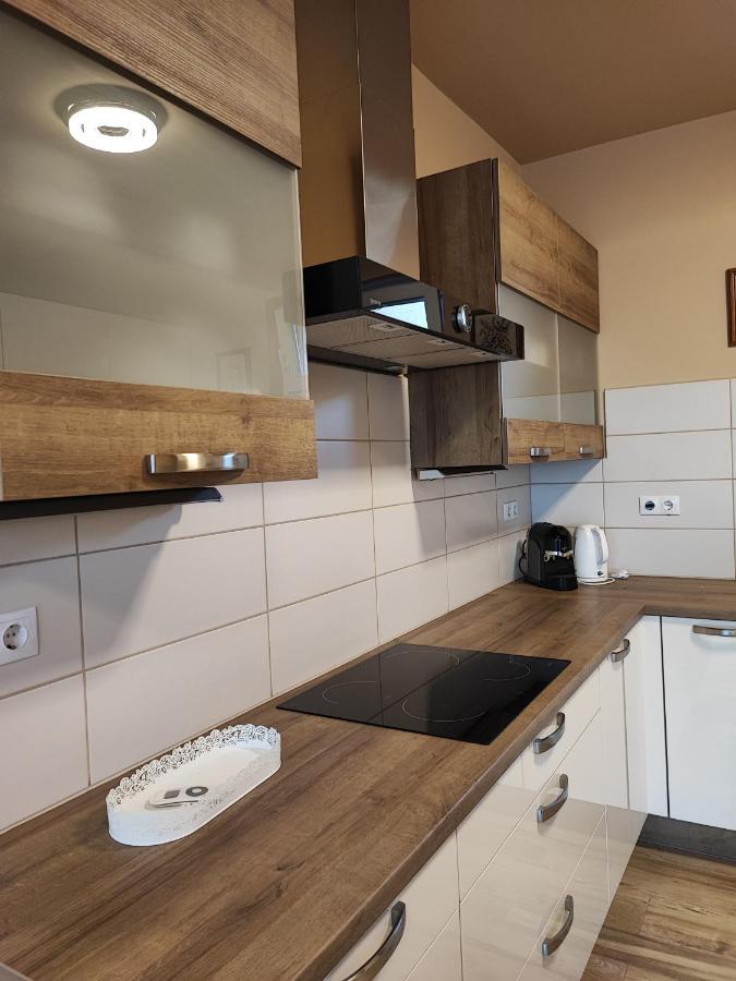White Column House Apartment Diosd Bagian luar foto